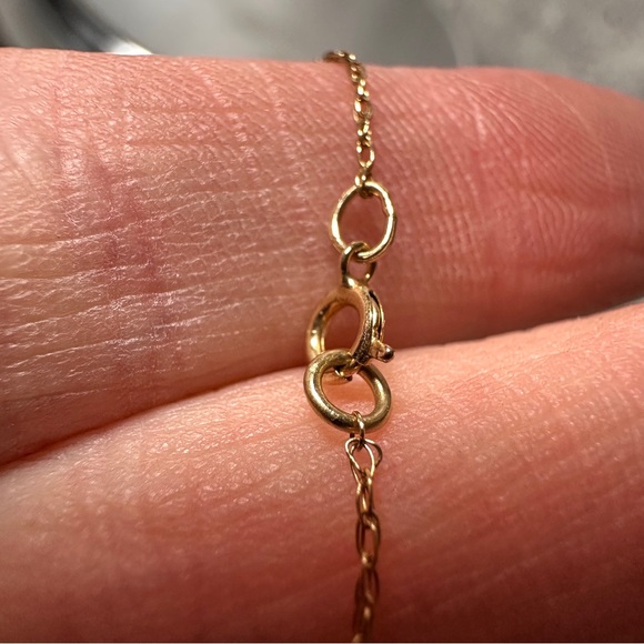 B.A.B. Barton A. Ballou 14K Gold Cross Pendant Necklace 3 Grams - Picture 7 of 8